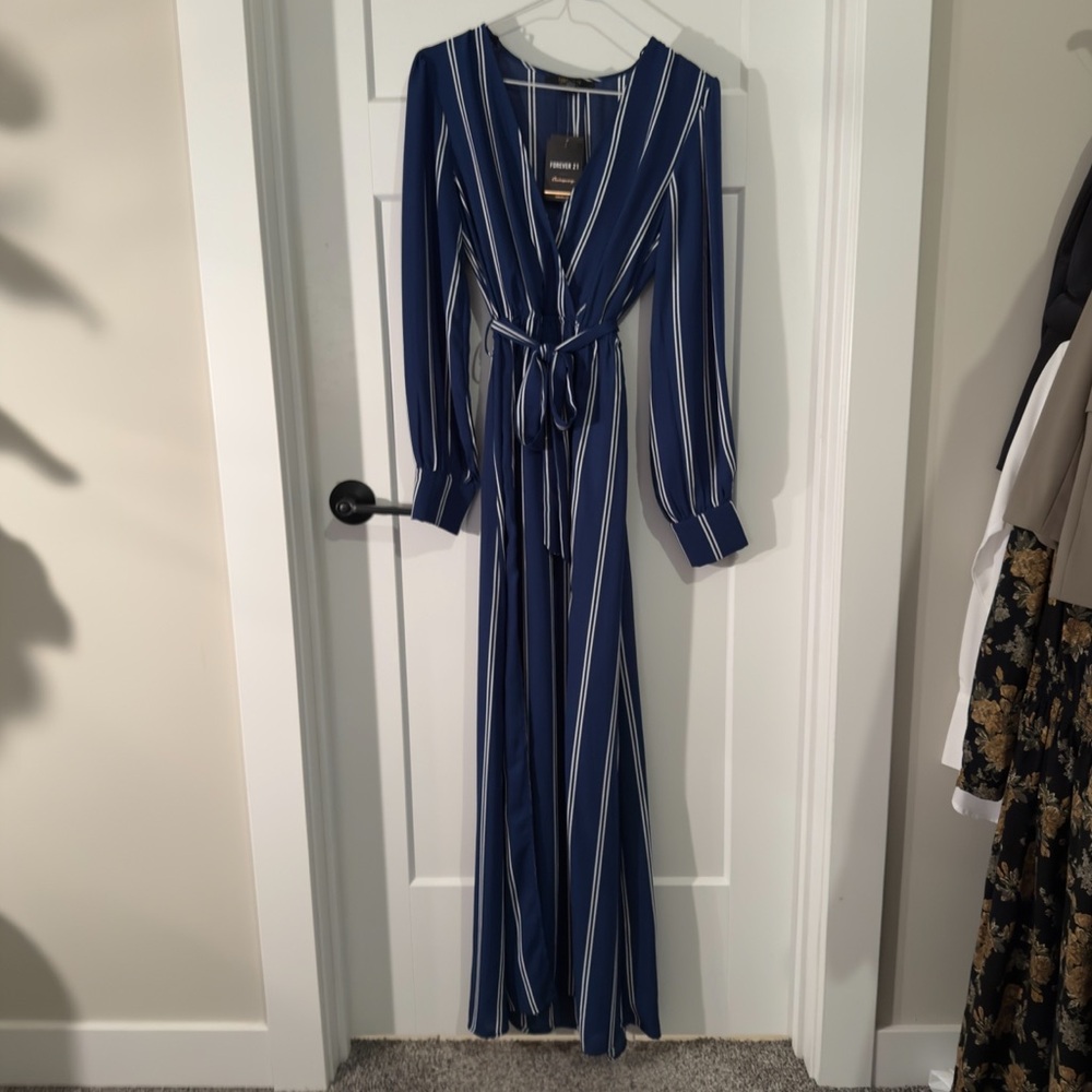 Forever 21 Blue and White Striped Long Sleeve NWT Maxi Dress